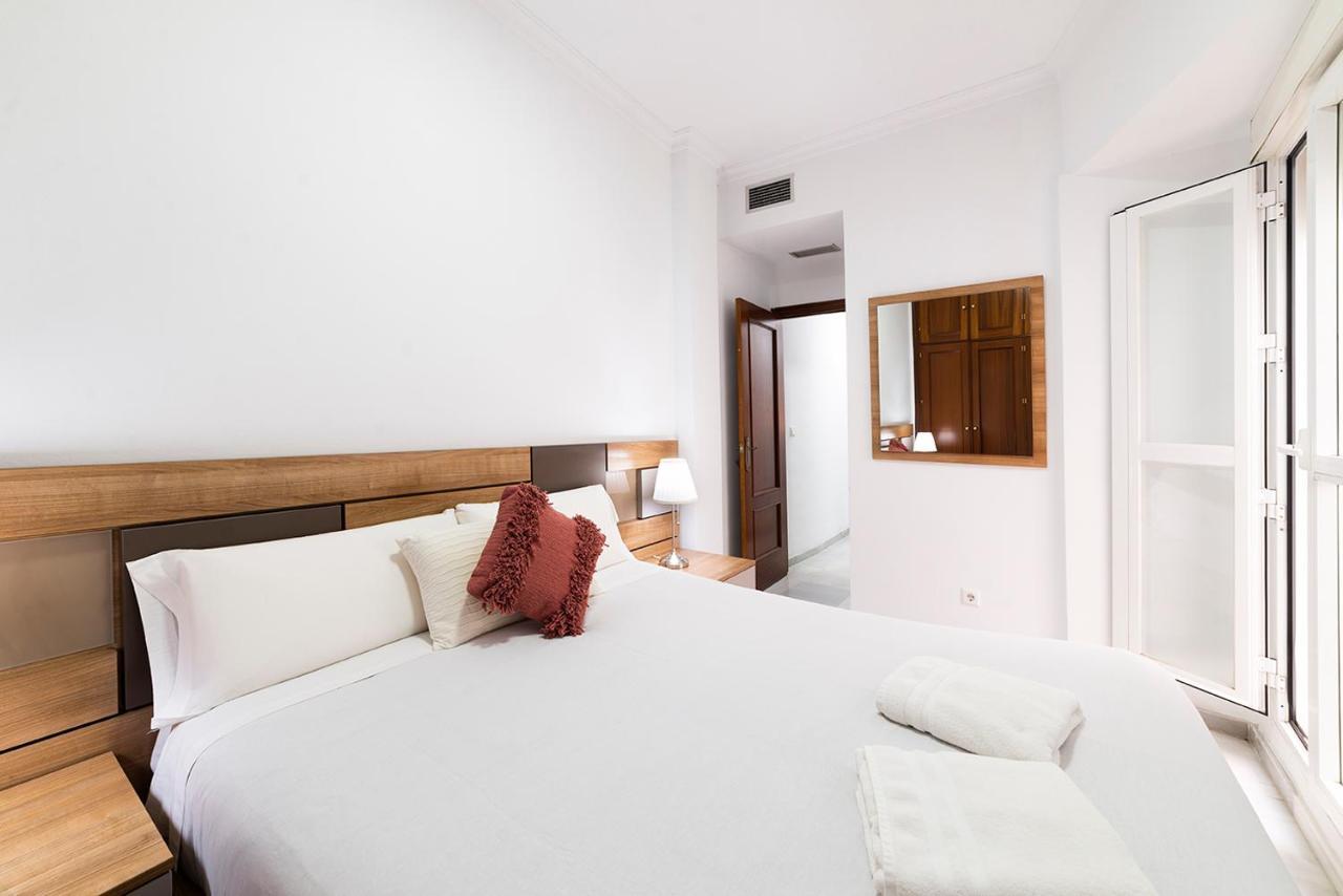 Alohamundi Feria Appartement Sevilla Buitenkant foto